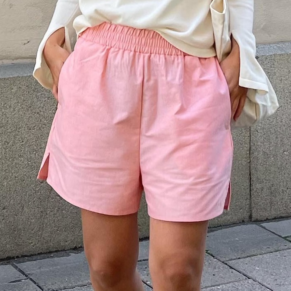 Djerf Avenue Breezy Shorts in Apricot